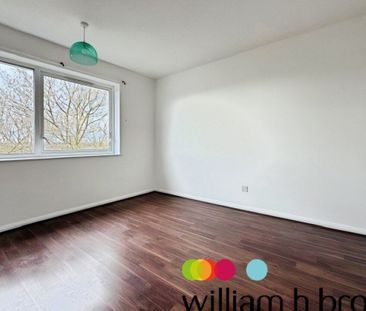 St Lukes Close - Photo 3