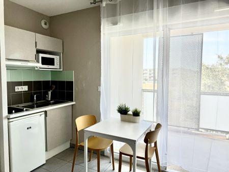 NARBONNE : STUDIO MEUBLE 26m² TERRASSE PARKING DANS RCE NEUVE QUARTIER CROIX SUD - Photo 3