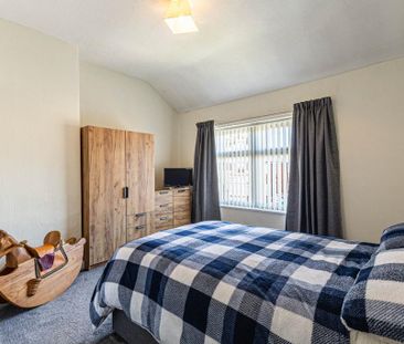 3 bedroom end of terrace house to rent - Photo 5