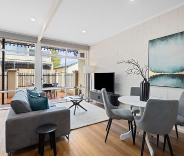 Charming 2-storey Townhouse - Photo 5