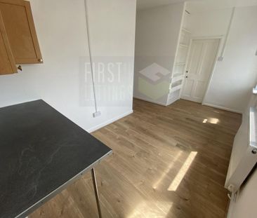 3 bedroom flat to rent - Photo 5