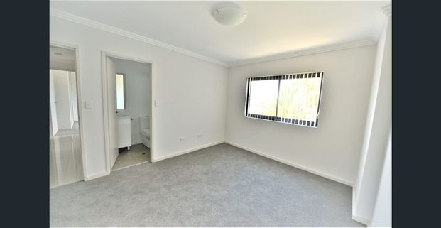 Spacious Two Bedroom I Two bathroom I Two Car Parking - Photo 1