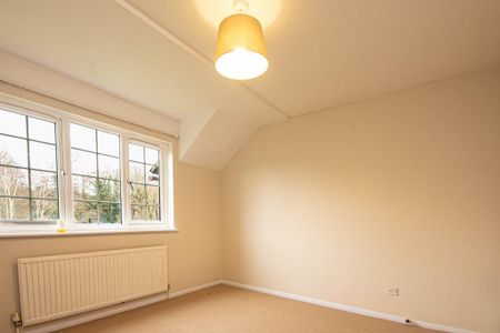 2 bedroom end of terrace house to rent - Photo 2