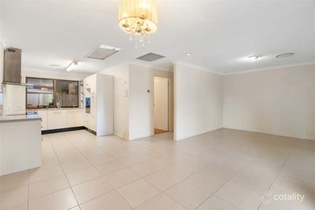 Central location - Photo 5