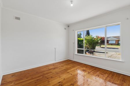 Spacious Five-Bedroom Family Home in Convenient Salisbury Location - Photo 3