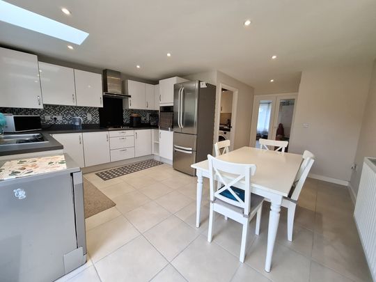 Farm End, Hemel Hempstead - Photo 1