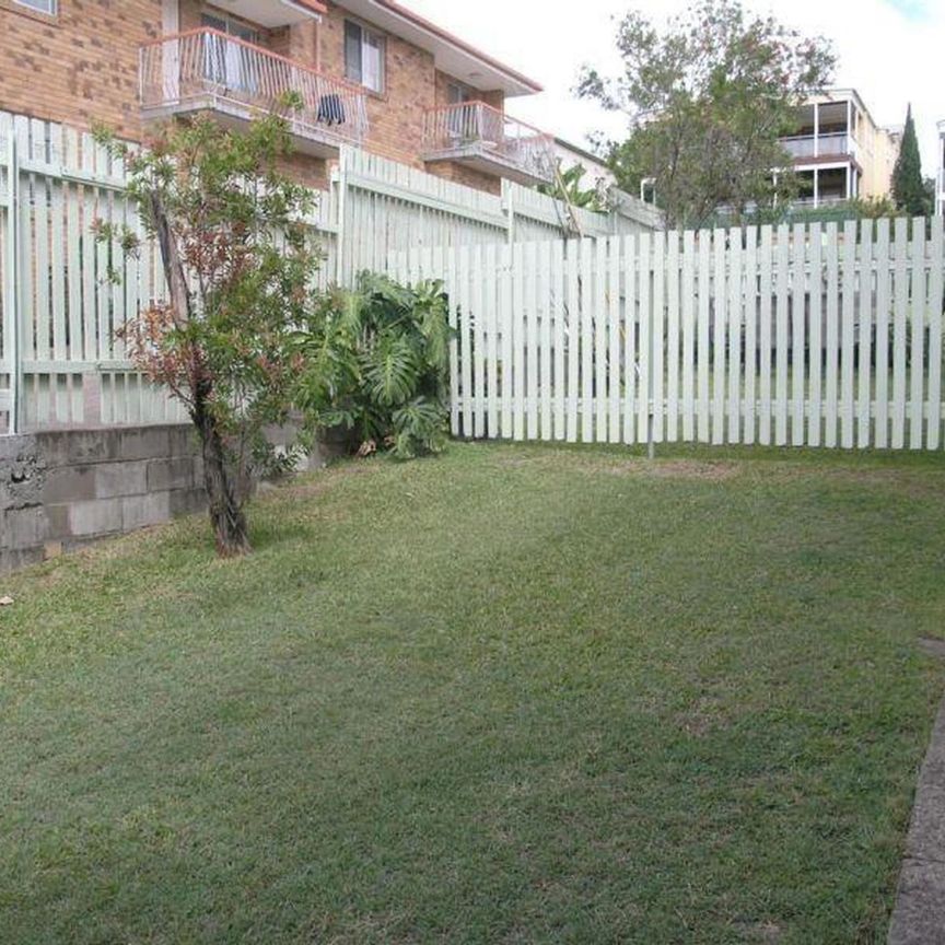 2/69 Douglas Street, 4120, Greenslopes Qld - Photo 1