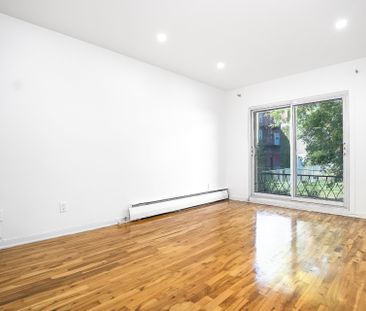 2425 Av. Madison Montréal (Côte-des-Neiges, QC H4B - Photo 4