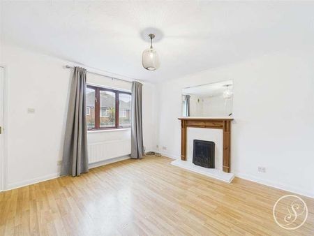 Field End Road, Halton, Leeds, LS15 - Photo 2