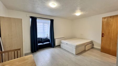 Studio to rent - Photo 3