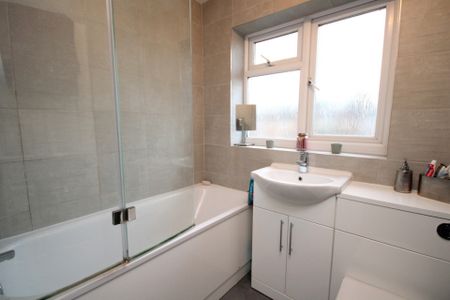 1 bedroom Property to rent - Photo 2