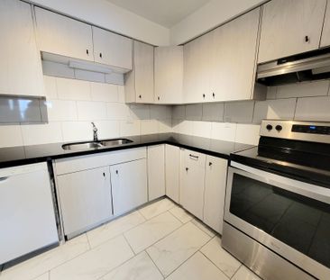 For Lease - 477 Dean Avenue Unit# 15, Oshawa, Ontario - Photo 2