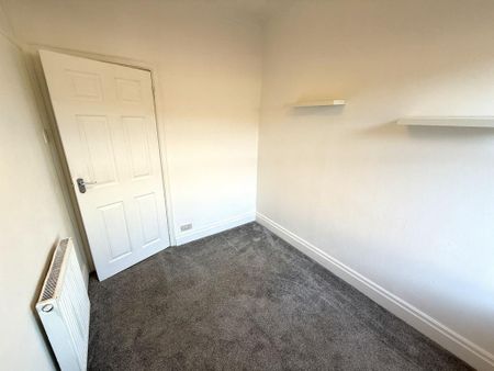 2 bedroom end of terrace house to rent - Photo 5