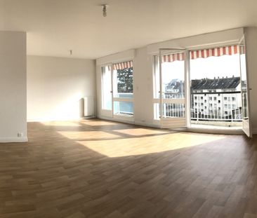 Location Appartement 5 pièces 134m² RENNES 35000 - Photo 2