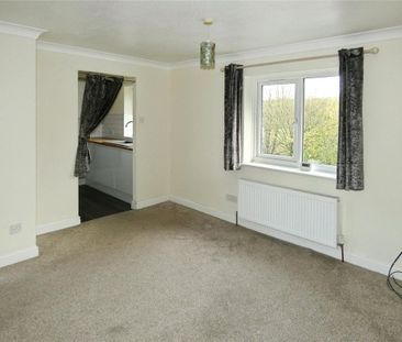 1 bedroom parking to rent - Photo 2