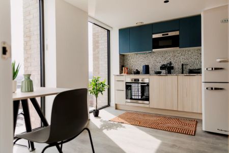 One Bed Apartment (Floors 2-10) - Photo 3