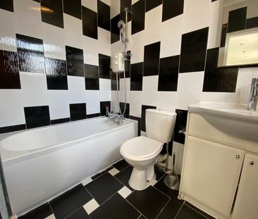 1 Bed Detached House, Fleetwood Road, NW10 - Photo 1