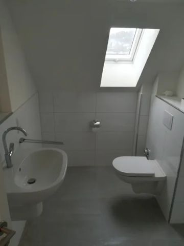 Sie suchen das Besondere? 115m2 große 3,5-Zimmer-Dachgeschosswohnung in 1A-Lage! - Photo 4
