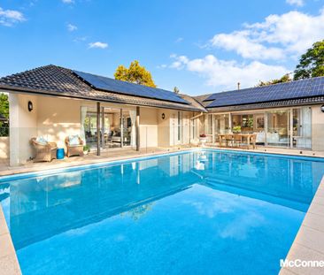 Spacious Family Home with Heated Swimming Pool & Solar Power - Photo 6