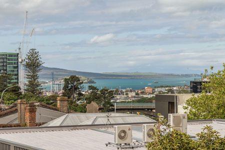 City Fringe - Fully Furnished with Panoramic Views - Photo 4