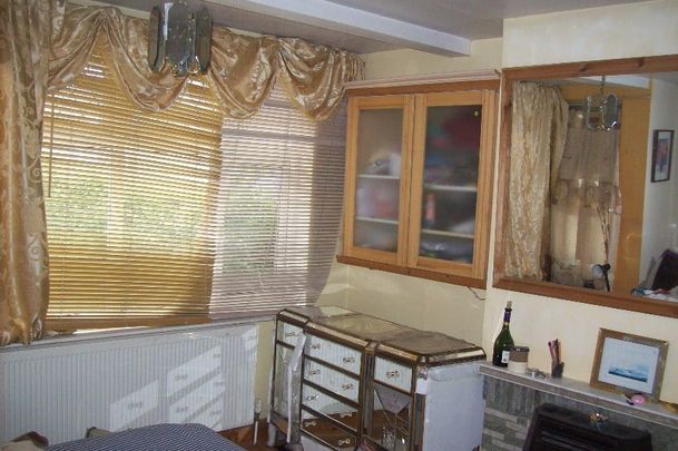Room in a Shared House, Windermere Ave, HA9 - Photo 1