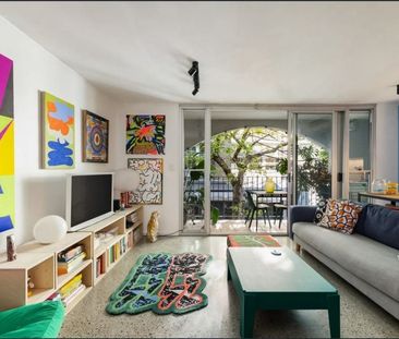 Vibrant One-Bedroom Retreat in the Heart of Surry Hills - Photo 3