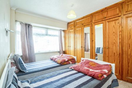 3 bedroom semi-detached house to rent - Photo 5