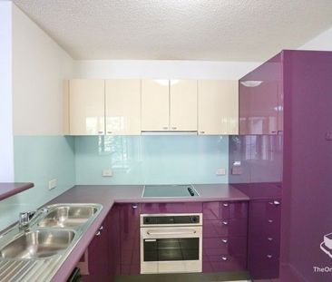 One bedroom apartment at heart of Toowong - Photo 4