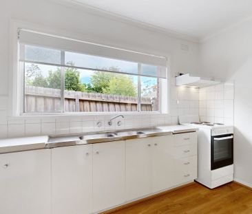 Charming, Updated Unit in the Heart of Essendon - Photo 6