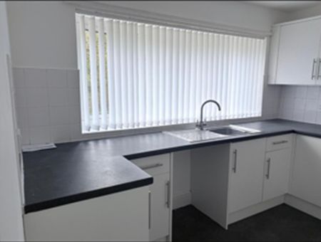 1 Bed Flat, Warren Drive, CH45 - Photo 3