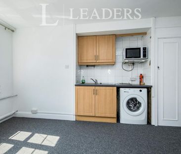 Studio to rent - Photo 4