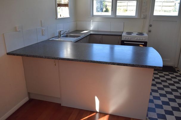 Cozy little home in a very convenient location - Photo 1