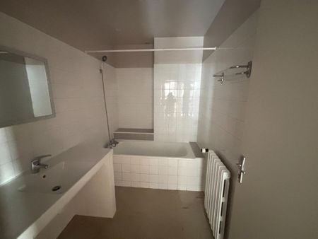 Location Appartement 3 pièces 81m² AVIGNON 84000 - Photo 3