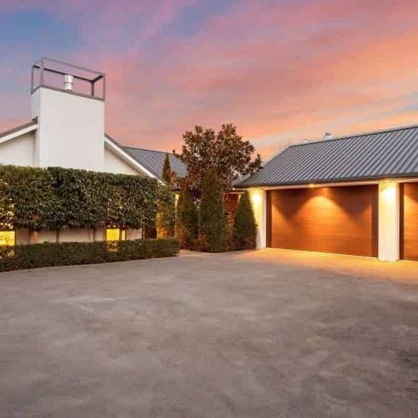 Sensational Large Four Bedroom Home - Photo 1