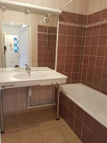 Location Appartement 3 pièces 56m² - Photo 4