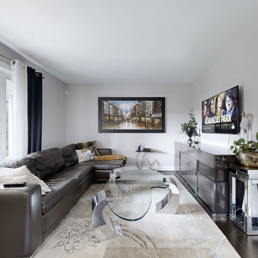 For Lease - 68 Christina Crescent, Toronto, Ontario - Photo 1