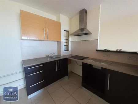 Location Appartement 3 pièces 57m² ST DENIS 97400 - Photo 2