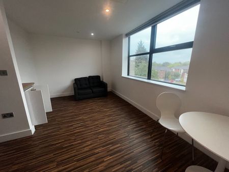 1 Bed Flat, Westpoint, M16 - Photo 2