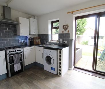 2 bedroom semi-detached house to rent - Photo 3