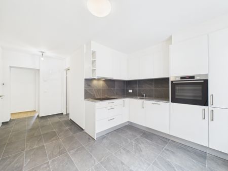 Très bel appartement de 4,5 pièces entièrement rénové au cœur de Vallorbe - Photo 2