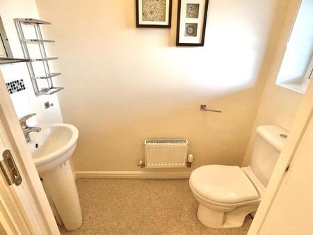 1 bedroom in a house share to rent - Photo 5