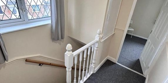 3 bedroom semi-detached house to rent - Photo 2