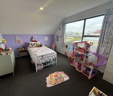 Spacious Four-Bedroom Family Home with Double Garage in Mosgiel - Photo 6