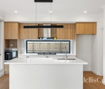 “Sophisticated Brand New 2-Bedroom Townhouse.” - Photo 3