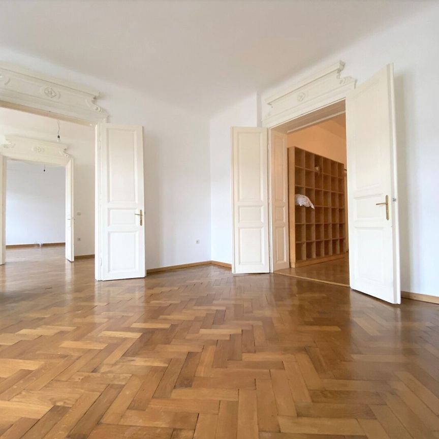 Provisionsfrei – Exklusive, wunderschöne 5-Zimmer-Altbauwohnung mit KFZ-Garage und 2 Balkonen in absoluter Bestlage in St. Leonhard - Photo 1