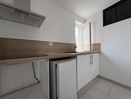 Location Appartement 2 pièces 33m² SAUMUR 49400 - Photo 2