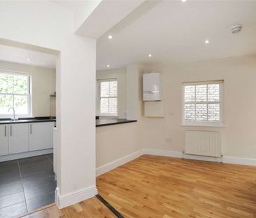 An attractive cottage, that has been renovated throughout and locat... - Photo 3