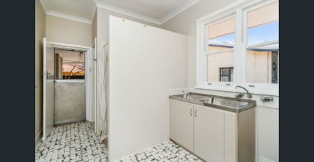 CHARMING HOME - Photo 2