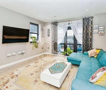 The Grove, Slough, SL1 - Photo 2