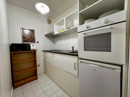 Location Appartement 2 pièces 44m² LYON 6ème - Photo 3